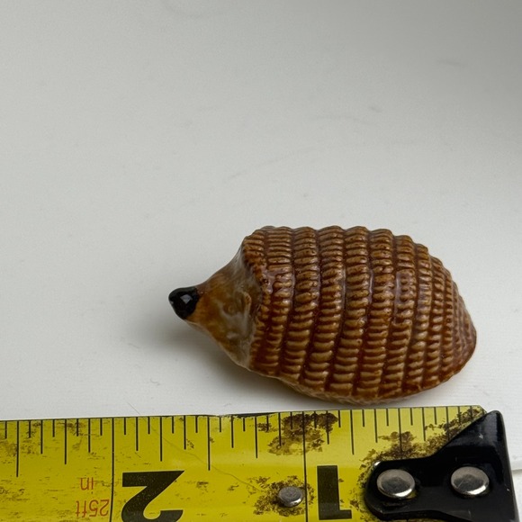 Vintage Wade Whimsies Hedgehog Figurine Brown Porcelain Miniature England - Picture 3 of 4